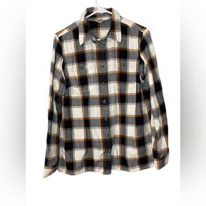 Duluth Trading Co Flannel Plaid Button Down Shirt *Perfect for fall *